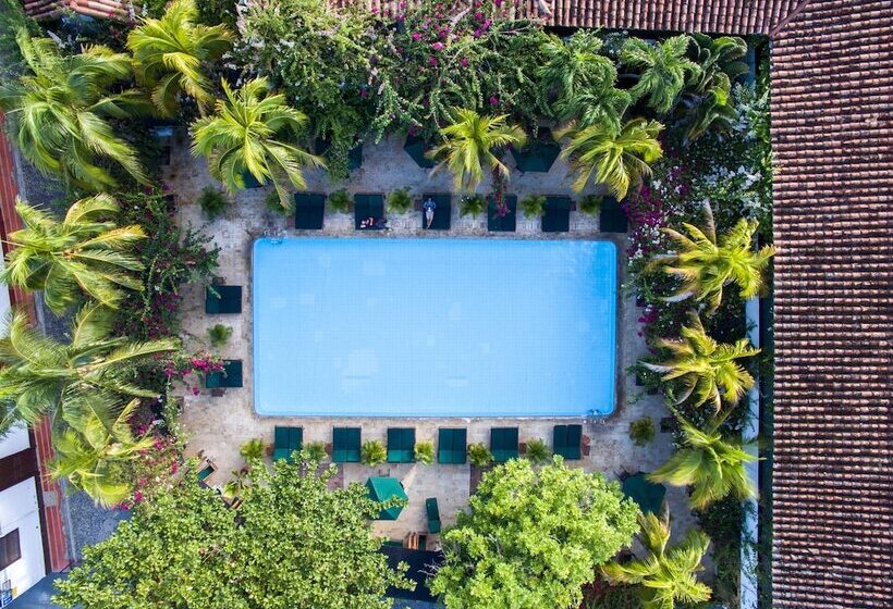 호텔 Mariscal Robledo