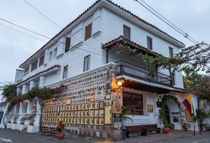 호텔 Mariscal Robledo