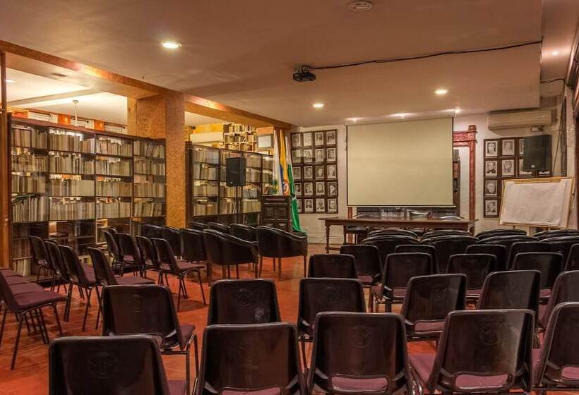 호텔 Mariscal Robledo