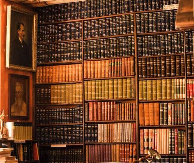 호텔 Mariscal Robledo