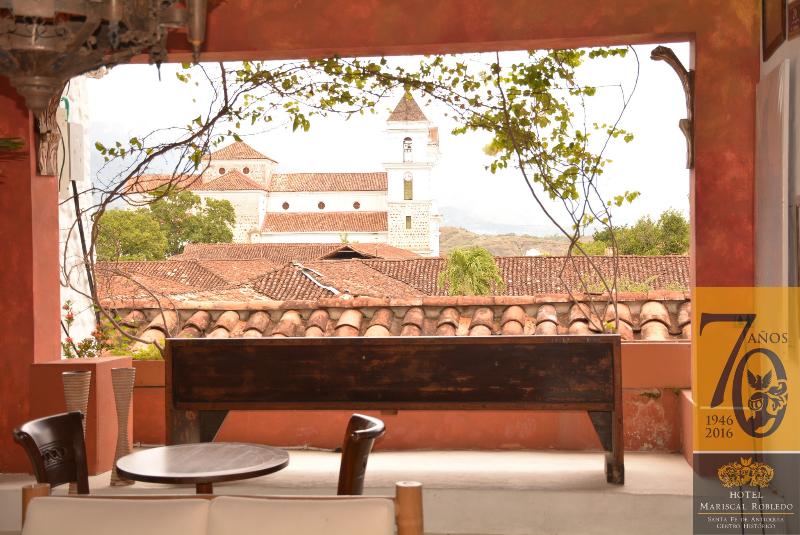 호텔 Mariscal Robledo