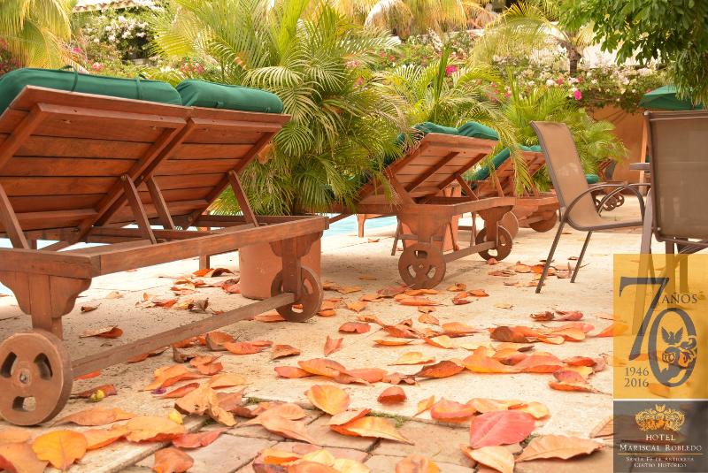 호텔 Mariscal Robledo