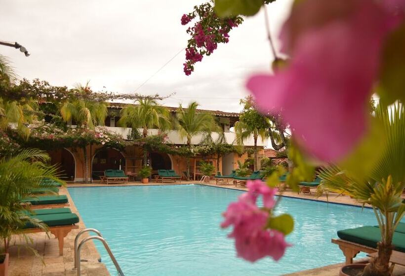 호텔 Mariscal Robledo