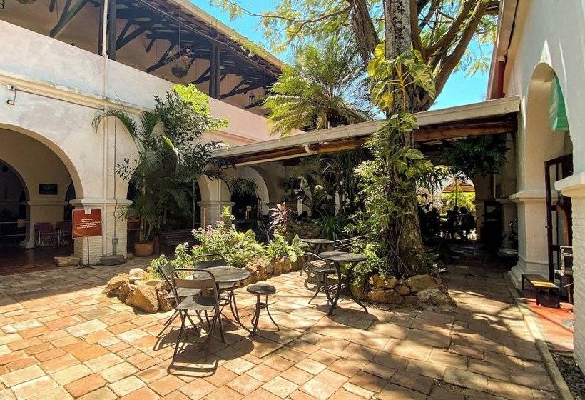 호텔 Mariscal Robledo