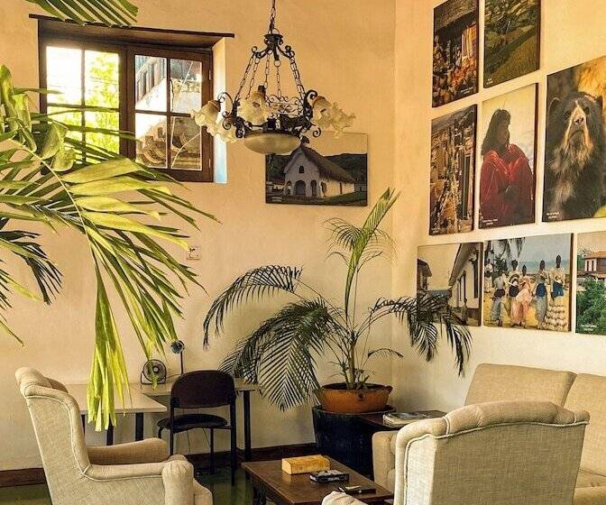 호텔 Mariscal Robledo