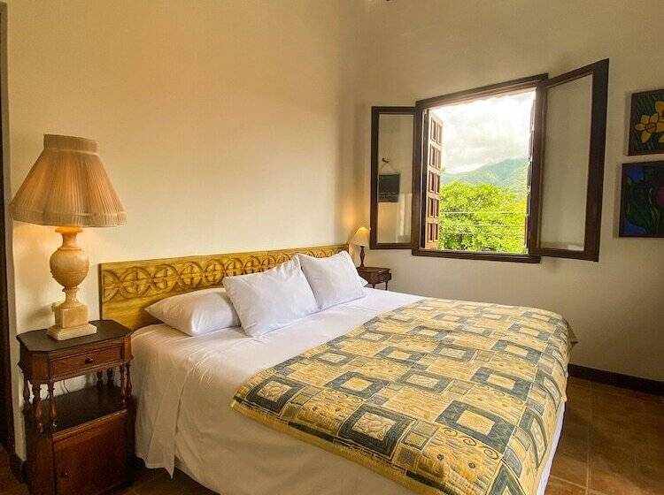 호텔 Mariscal Robledo