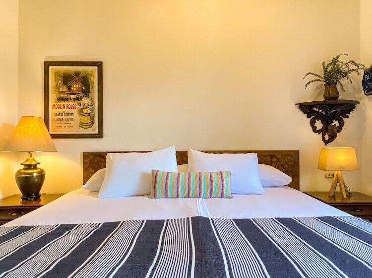 호텔 Mariscal Robledo