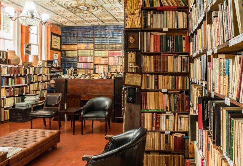 호텔 Mariscal Robledo