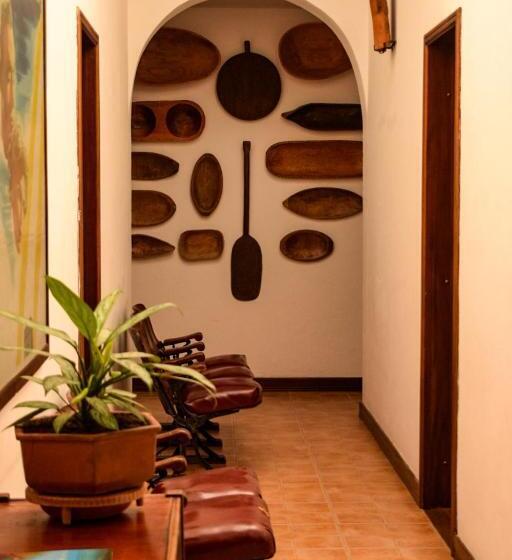 호텔 Mariscal Robledo