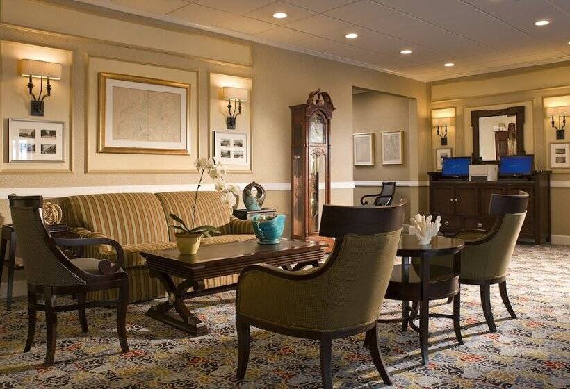 Newport Beach Hotel & Suites