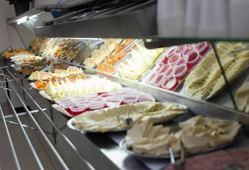 ホテル Euro Suite Poços De Caldas By Nacional Inn