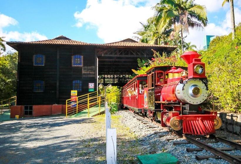 ホテル Euro Suite Poços De Caldas By Nacional Inn