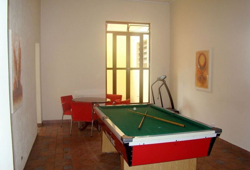 ホテル Euro Suite Poços De Caldas By Nacional Inn