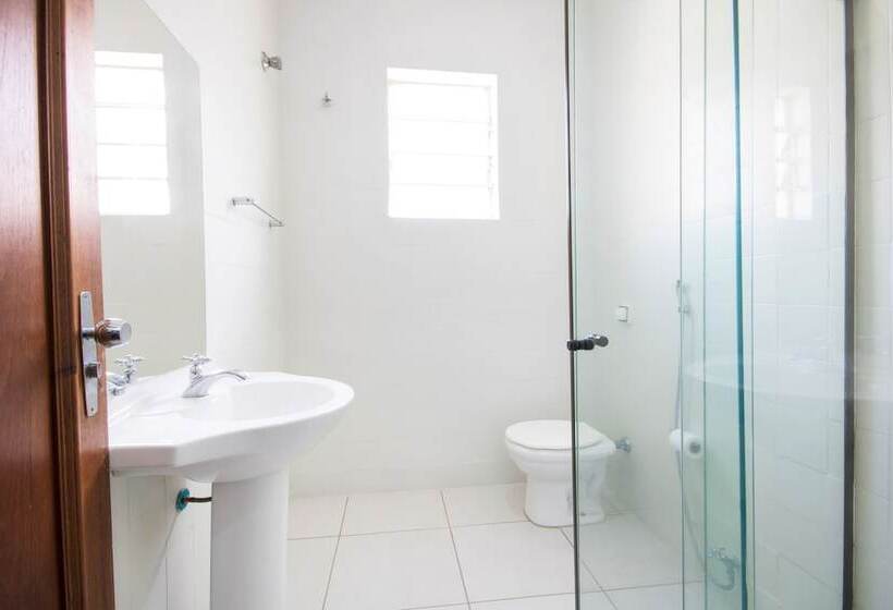 ホテル Euro Suite Poços De Caldas By Nacional Inn