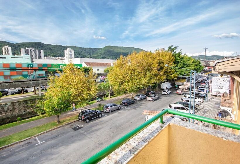 ホテル Euro Suite Poços De Caldas By Nacional Inn