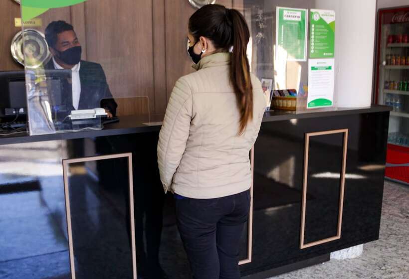 ホテル Euro Suite Poços De Caldas By Nacional Inn