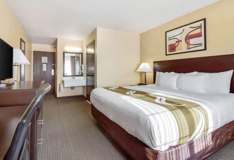 Отель Quality Inn & Suites
