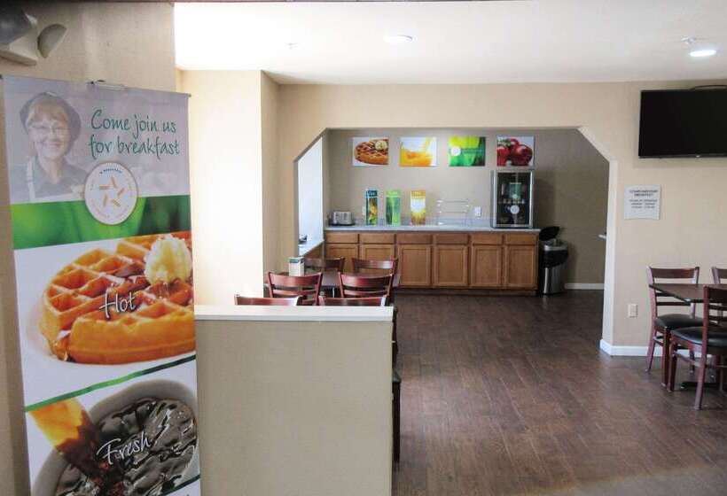 Отель Quality Inn & Suites Near Nas Fallon