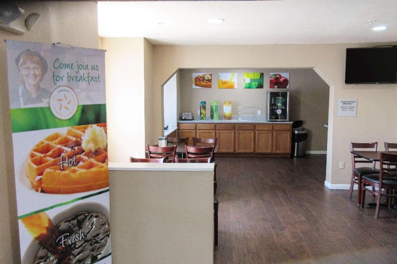 Отель Quality Inn & Suites Near Nas Fallon