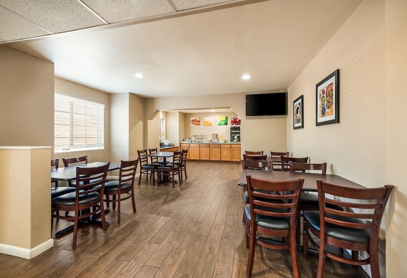 Отель Quality Inn & Suites Near Nas Fallon