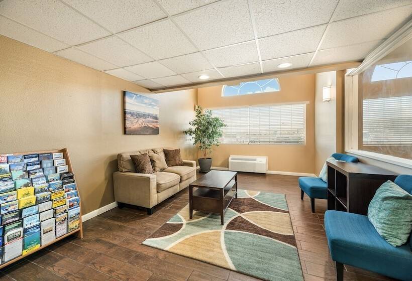 Отель Quality Inn & Suites Near Nas Fallon