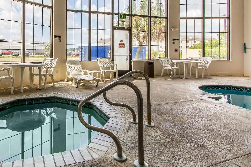 فندق Quality Suites New Iberia