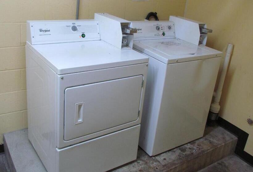 Отель Red Carpet Inn Augusta