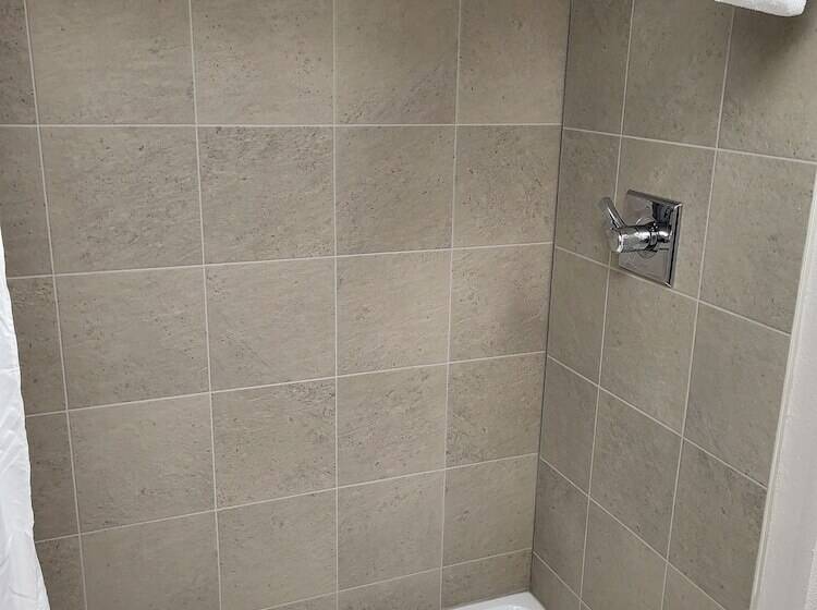 호텔 Red Fox Inn And Suites