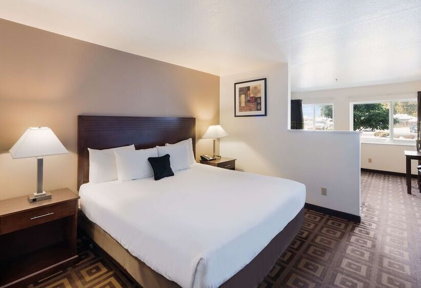 Отель Red Lion Inn & Suites Kennewick Tri Cities