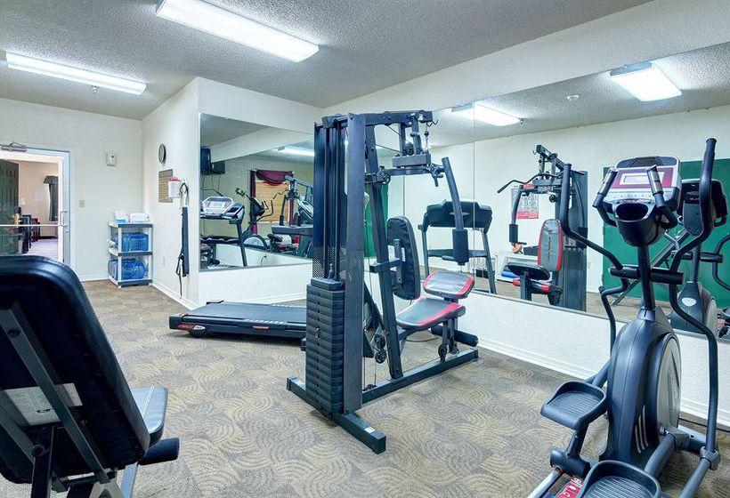 בית מלון כפרי Regency Inn & Suites Biloxi