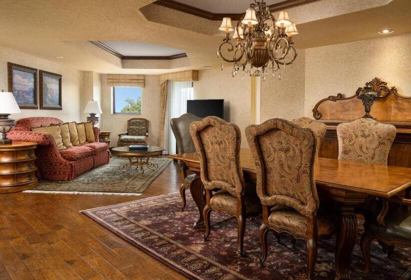 Renaissance Tulsa Hotel & Convention Center