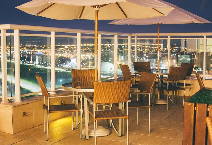 호텔 Saint Moritz Hplus Express