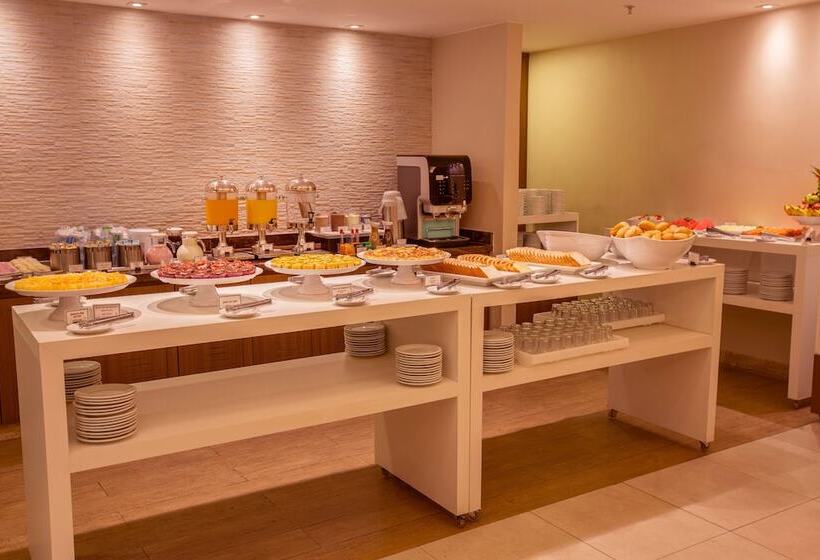 בית מלון כפרי Saint Moritz Hplus Express