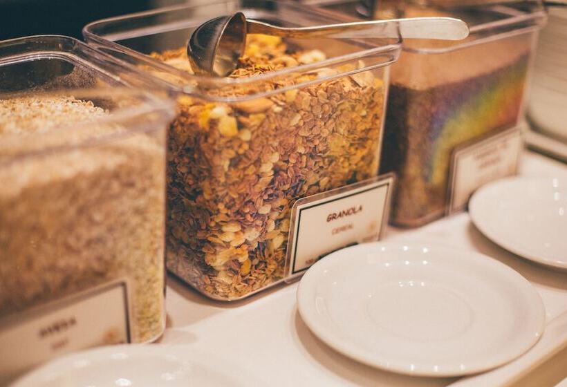 호텔 Saint Moritz Hplus Express