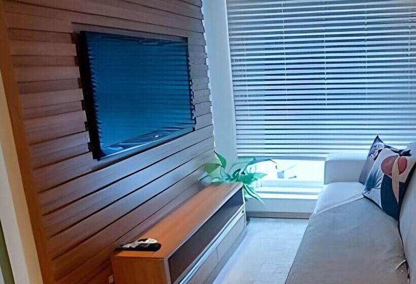 호텔 Saint Moritz Hplus Express