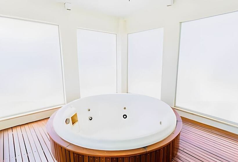 호텔 Saint Moritz Hplus Express