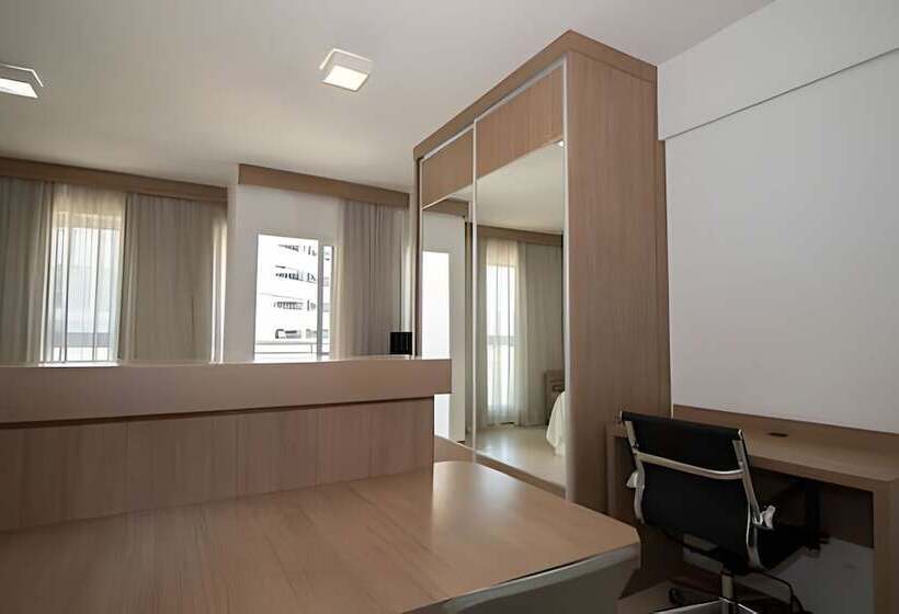 호텔 Saint Moritz Hplus Express