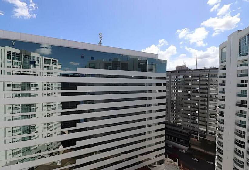 호텔 Saint Moritz Hplus Express