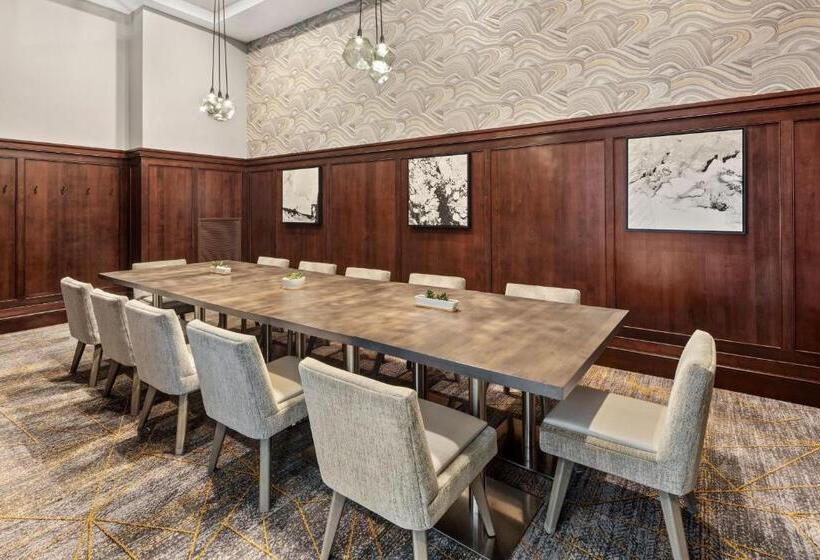 בית מלון כפרי Sheraton Duluth