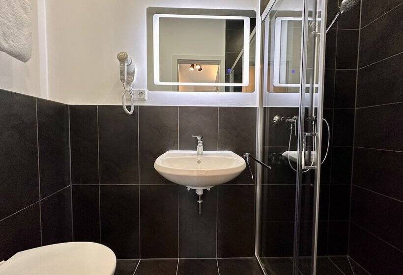 Smarty Cologne Dom Hotel   Boardinghouse   Kontaktloser Self Check In