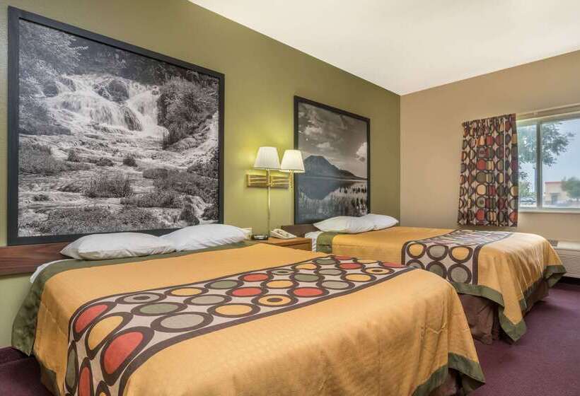 فندق Super 8 By Wyndham Beresford