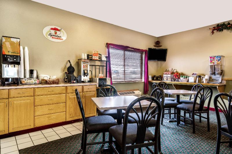 فندق Super 8 By Wyndham Beresford