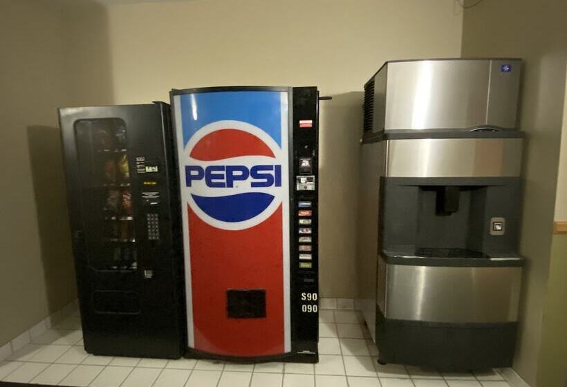 فندق Super 8 By Wyndham Beresford