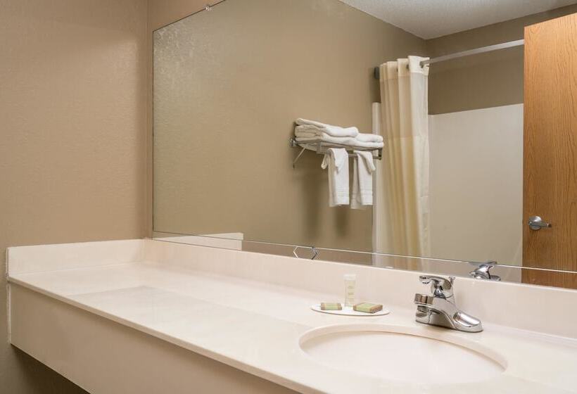 فندق Super 8 By Wyndham Beresford