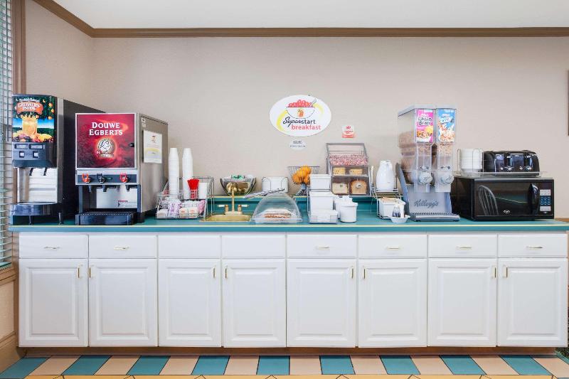 ホテル Super 8 By Wyndham Brooklyn