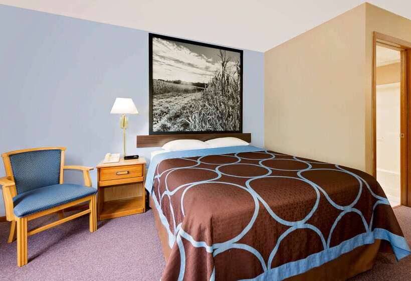 فندق Super 8 By Wyndham Chariton