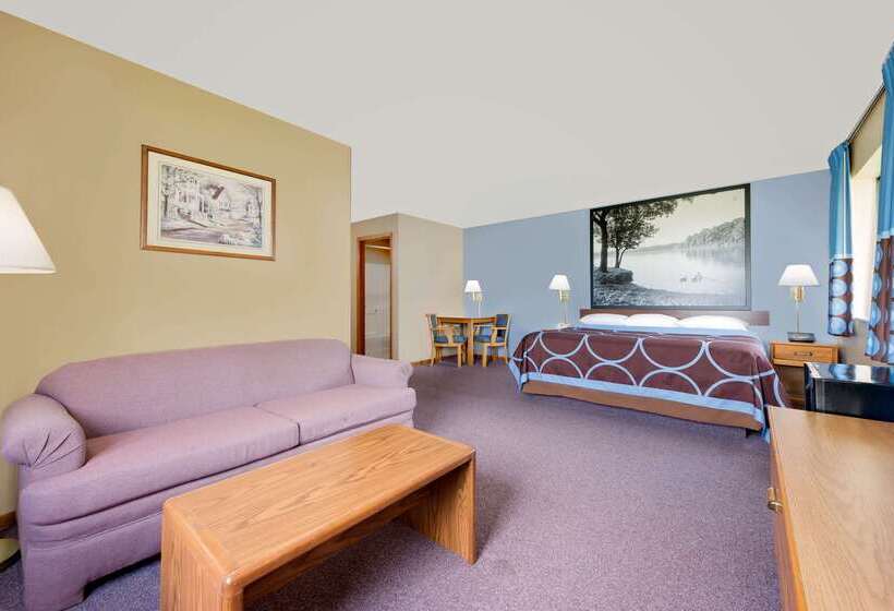 فندق Super 8 By Wyndham Chariton