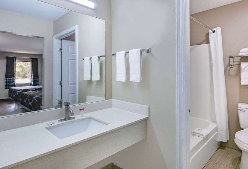 בית מלון כפרי Super 8 By Wyndham Moss Point