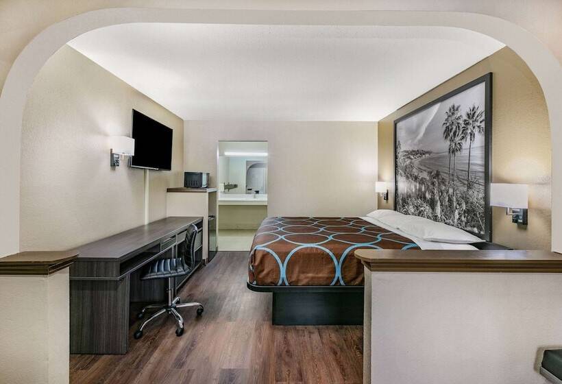 Отель Super 8 By Wyndham Moss Point