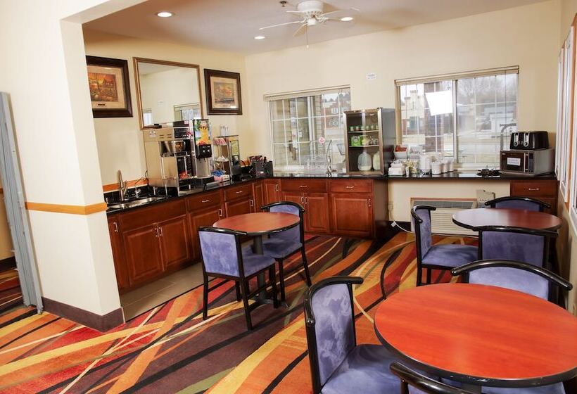 호텔 Dutch Inn And Suites